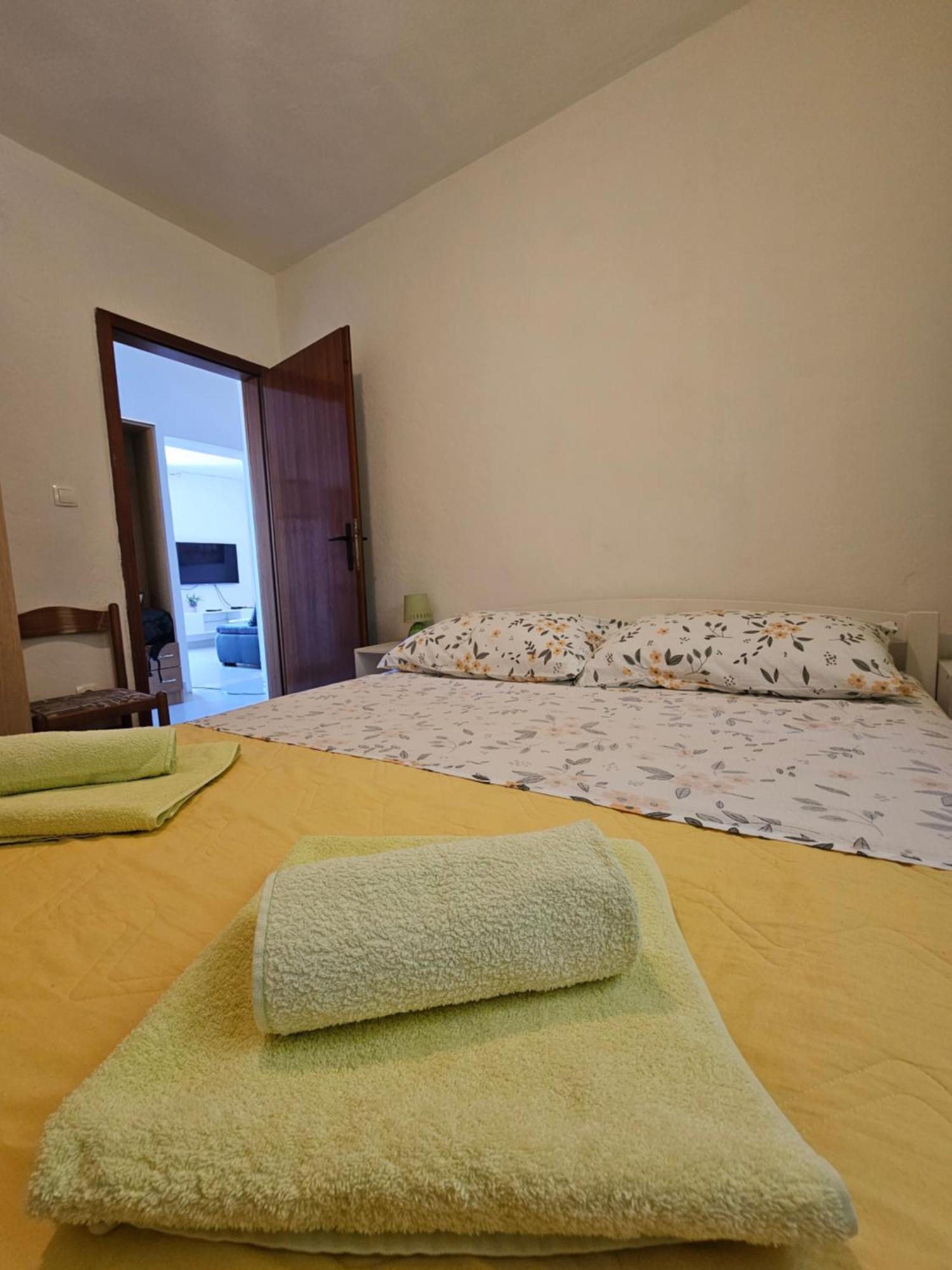 Apartments Lucin Veliki Drvenik Dış mekan fotoğraf