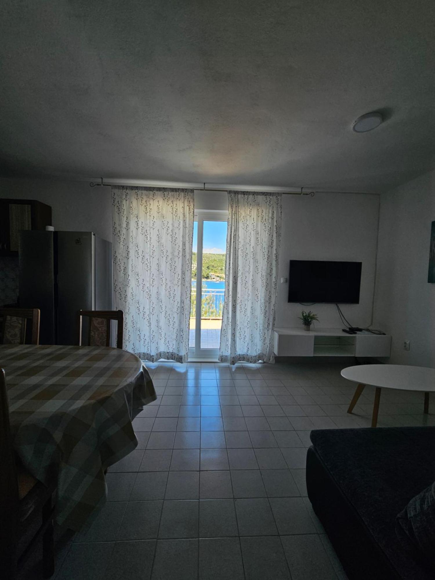 Apartments Lucin Veliki Drvenik Dış mekan fotoğraf
